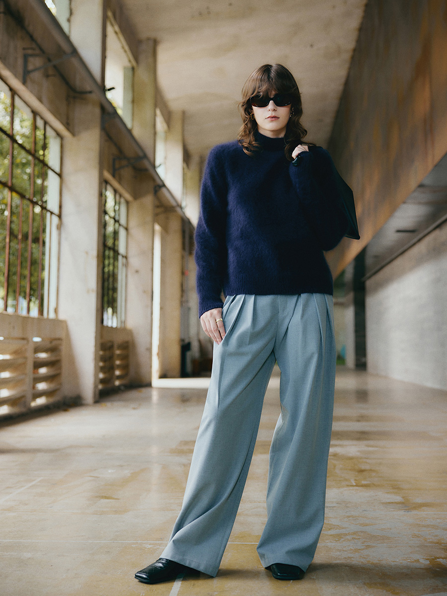 Classic round-neck pullover